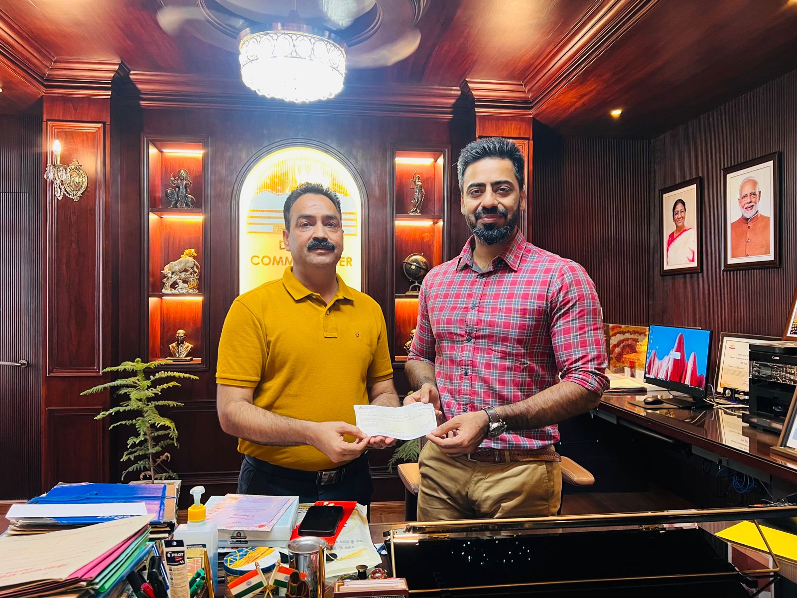Kuldeep Singh Dayal donated 11 thousand rupees to 'Samarthya'